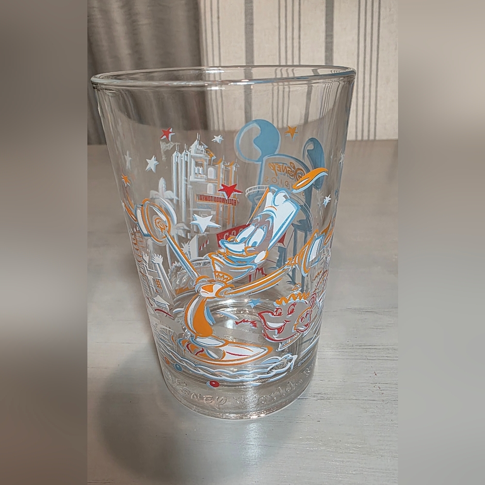 Disney 25th Anniversary Commemorative Set Of 4 Beverage Glasses Like New - Picture 5 of 13